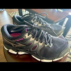 Mizuno Wave Horizon 3